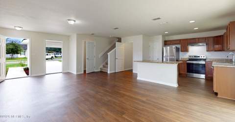 7118 Plymouth Grove Court, Jacksonville FL - photo 9 of 39