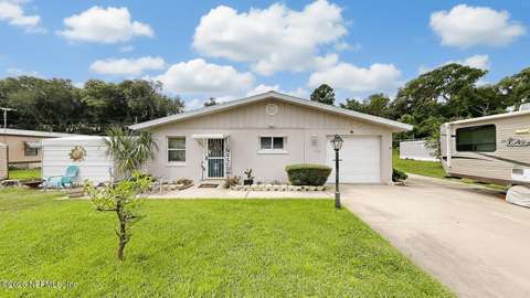 117 Crestbreeze Manor, home for sale in Crescent City 32112