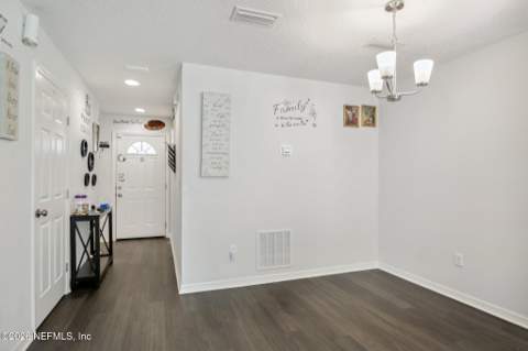 6212 Leona Street, Jacksonville FL - photo 9 of 30