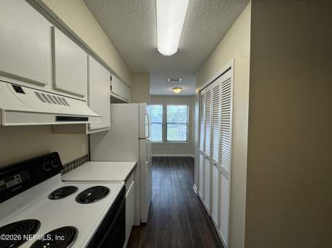 5615 San Juan Avenue #112, Jacksonville FL - photo 14 of 37