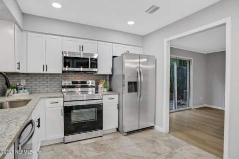 10620 HAMPTON Road, Jacksonville FL - photo 12 of 43