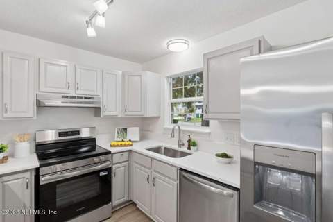635 6th Avenue, Jacksonville Beach FL - photo 11 of 25