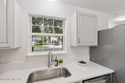 635 6th Avenue, Jacksonville Beach FL - photo 13 of 25