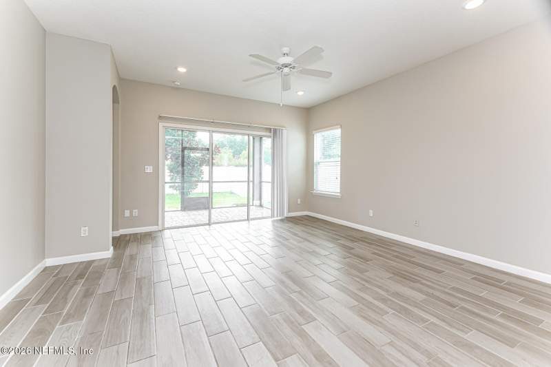 3 bedroom Single Family Residence at 9967 PAVNES CREEK Drive, Longleaf, Jacksonville — photo 5