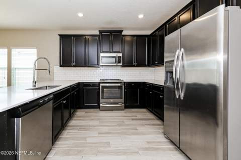 9967 Pavnes Creek Drive, Jacksonville FL - photo 8 of 21