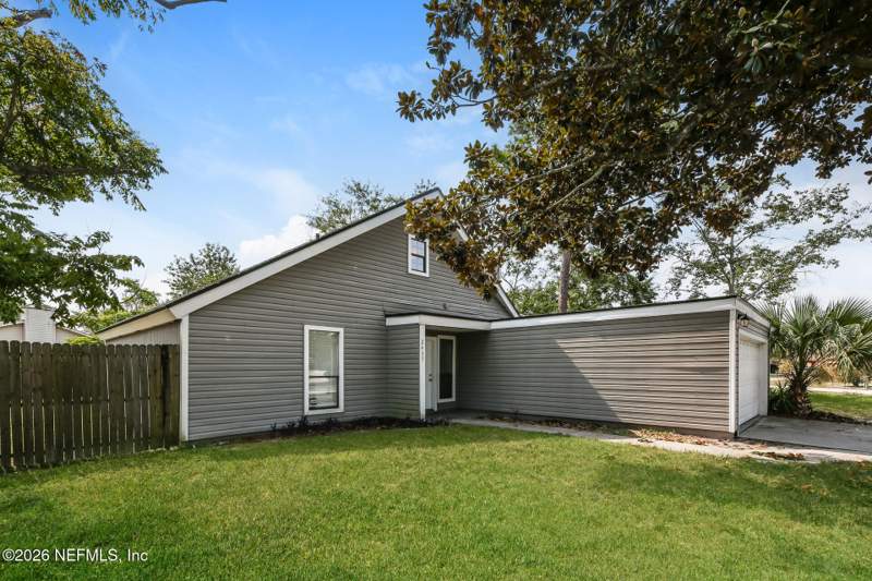3 bedroom Single Family Residence at 2437 Oakview Drive, Summer Trees, Jacksonville — photo 2