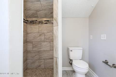 2437 Oakview Drive, Jacksonville FL - photo 15 of 22