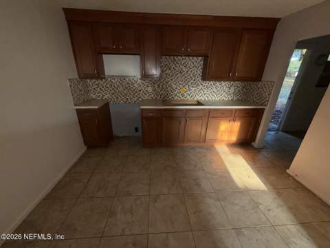 6880 Tinkerbell Lane, Jacksonville FL - photo 6 of 11