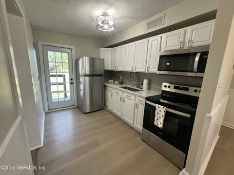 13603 Lyle Road, Jacksonville FL - photo 8 of 35