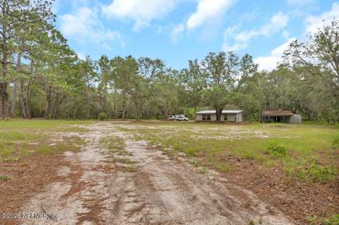 8237 Forest Hills Road, Melrose FL - photo 7 of 37