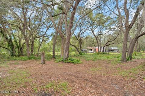 8237 Forest Hills Road, Melrose FL - photo 11 of 37