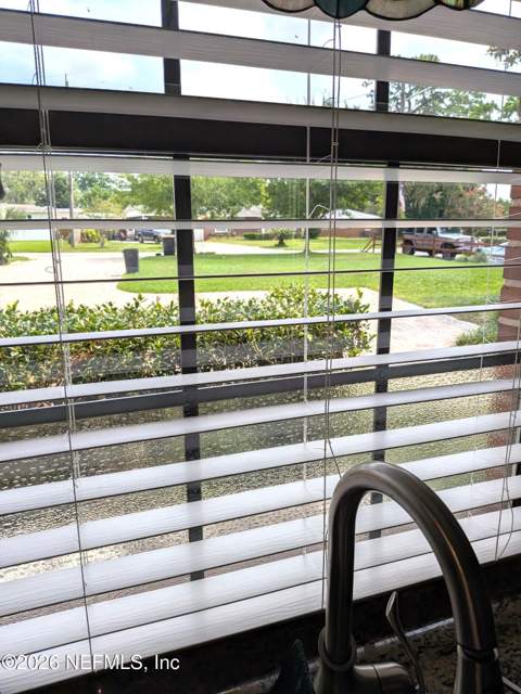 2410 Cedar Shores Circle, Jacksonville FL - photo 11 of 56