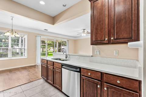 6486 Yellow Leaf Court, Jacksonville FL - photo 9 of 34