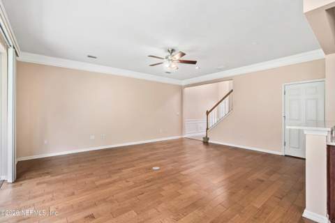 6486 Yellow Leaf Court, Jacksonville FL - photo 7 of 34