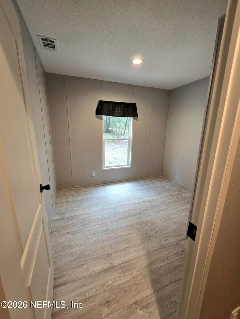 3 bedroom Manufactured Home at 308 Wilson Drive, Interlachen, Interlachen — photo 4