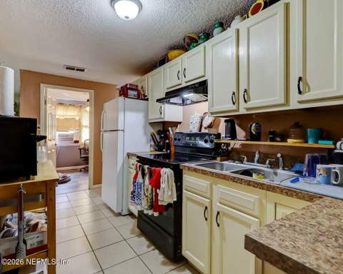 4420 Spottswood Road, Jacksonville FL - photo 8 of 27