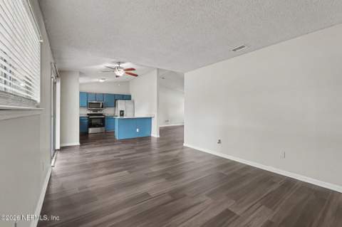 7986 Shircliff Drive, Jacksonville FL - photo 8 of 21