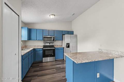7986 Shircliff Drive, Jacksonville FL - photo 6 of 21