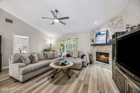 4479 Hunters Haven Lane, Jacksonville FL - photo 12 of 37