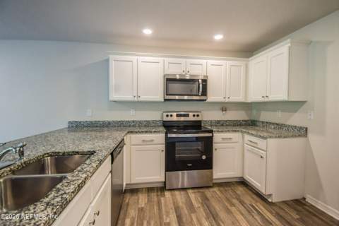 205 River Hill Drive, Welaka FL - photo 9 of 35