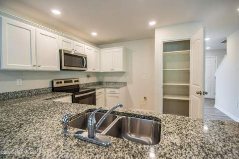 205 River Hill Drive, Welaka FL - photo 14 of 35