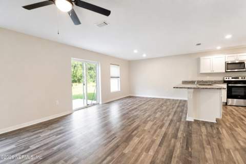 205 River Hill Drive, Welaka FL - photo 16 of 35