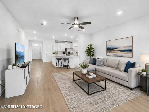 9729 Gaynor Circle, Jacksonville FL - photo 18 of 85