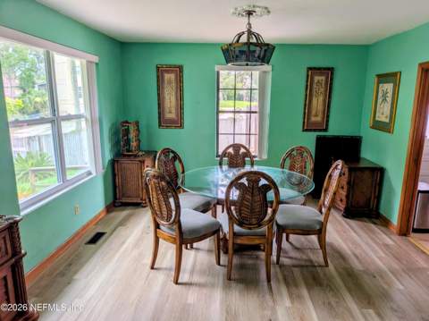 2410 Cedar Shores Circle, Jacksonville FL - photo 19 of 56