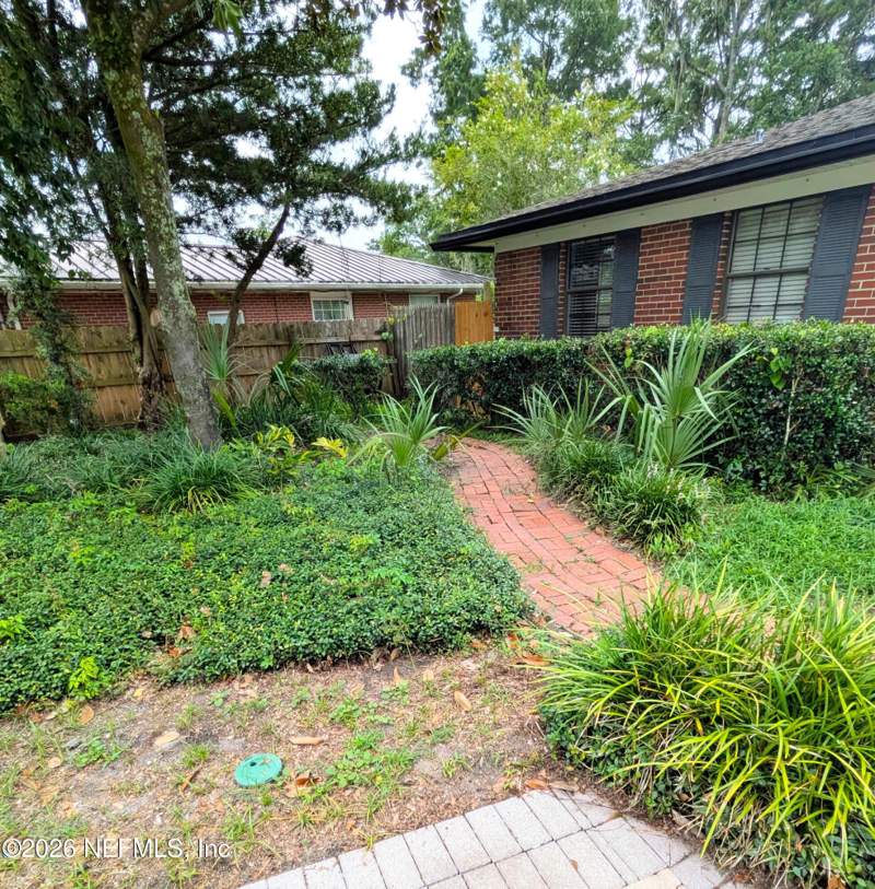 4 bedroom Single Family Residence at 2410 Cedar Shores Circle, Cedar Shores, Jacksonville — photo 4