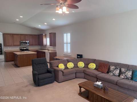 8429 Highgate Drive, Jacksonville FL - photo 11 of 25