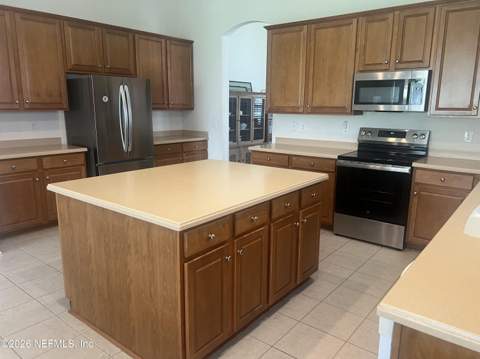 8429 Highgate Drive, Jacksonville FL - photo 12 of 25