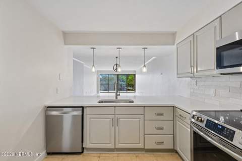 6000 San Jose Boulevard #4-C, Jacksonville FL - photo 8 of 46