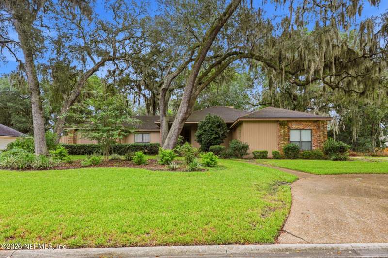 4 bedroom Single Family Residence at 11634 HIDDEN HILLS Drive, Hidden Hills, Jacksonville — photo 3