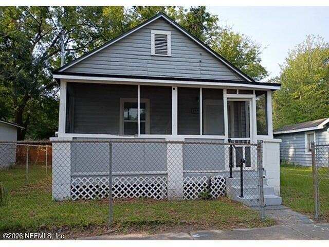 3 bedroom Single Family Residence at 1554 W 17th Street, Grand Boulevard, Jacksonville — photo 1