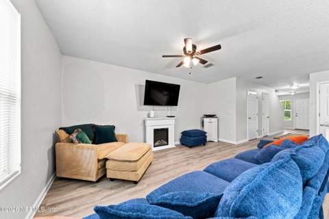 8339 Woods Avenue, Jacksonville FL - photo 13 of 26