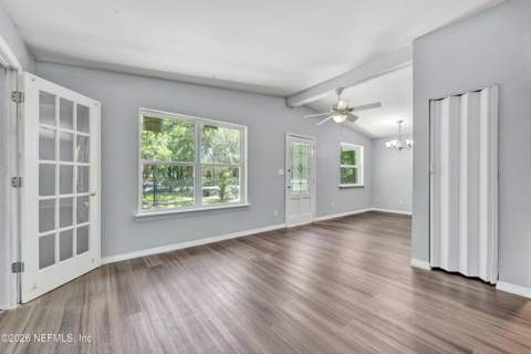 8916 Yeoman Drive, Jacksonville FL - photo 8 of 26