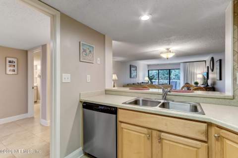 2122 BEACH WOOD Road, Fernandina Beach FL - photo 17 of 107