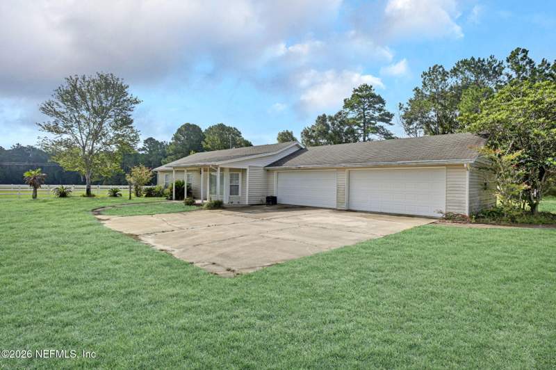 2 bedroom Single Family Residence at 6177 Bobby Padgett Road, Clay Hill, Jacksonville — photo 2