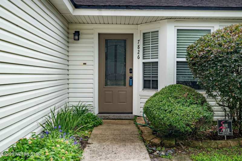 2 bedroom Single Family Residence at 7826 Aquarius Circle, Lakeside Village, Jacksonville — photo 1