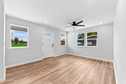 1204 North Street, Green Cove Springs FL - photo 9 of 24