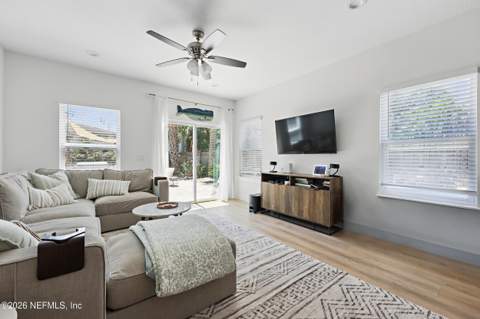 820 3rd Avenue, Jacksonville Beach FL - photo 7 of 35