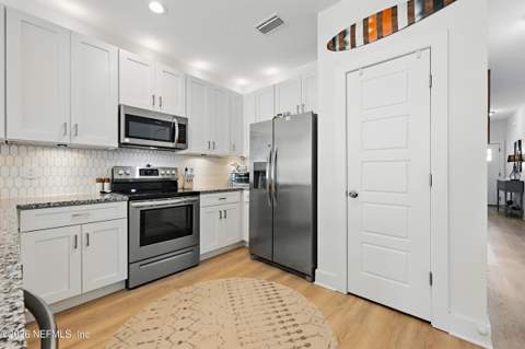 820 3rd Avenue, Jacksonville Beach FL - photo 12 of 35