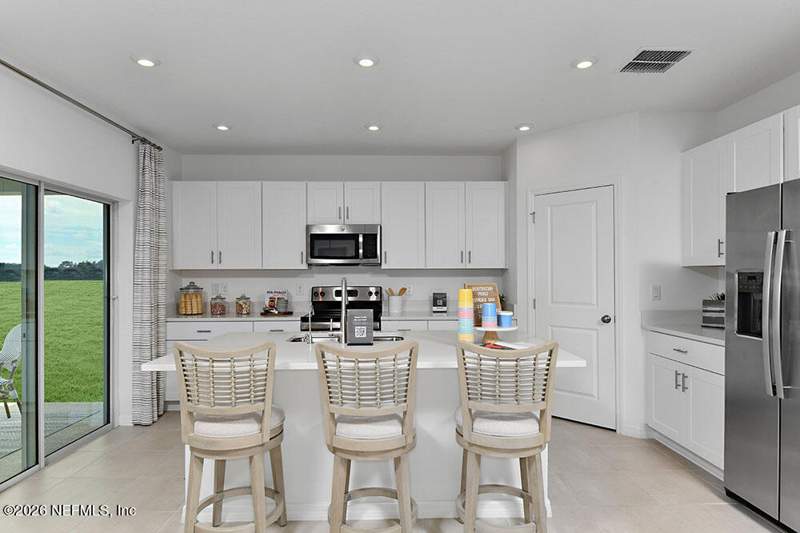 4 bedroom Single Family Residence at 8154 Archibald Terrace, Coopers Meadows, Jacksonville — photo 2