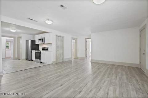 3058 Rosselle Street, Jacksonville FL - photo 8 of 38