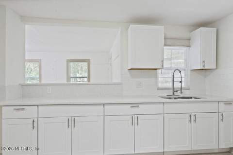 3058 Rosselle Street, Jacksonville FL - photo 12 of 38