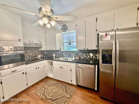 5530 Hyde Grove Avenue, Jacksonville FL - photo 11 of 29
