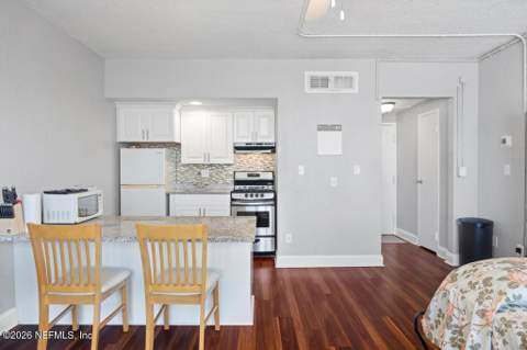 311 W ASHLEY Street #1015, Jacksonville FL - photo 12 of 37