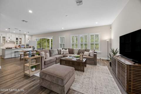9837 Filament Boulevard, Jacksonville FL - photo 10 of 72