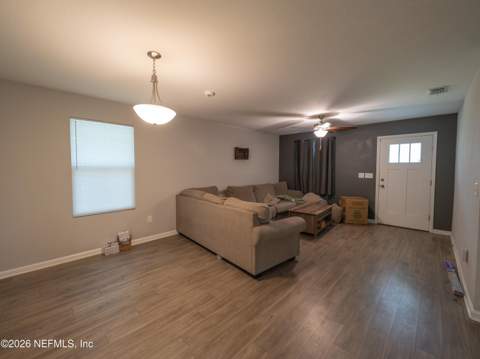 4649 Suray Avenue, Jacksonville FL - photo 6 of 26