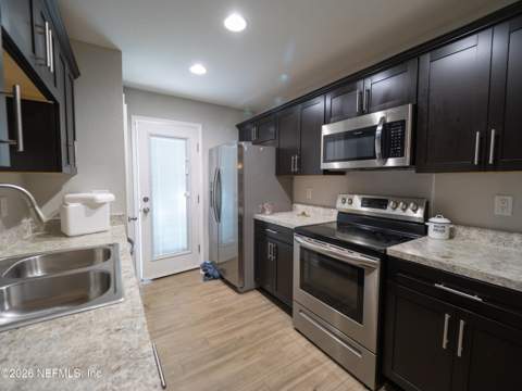 4649 Suray Avenue, Jacksonville FL - photo 10 of 26